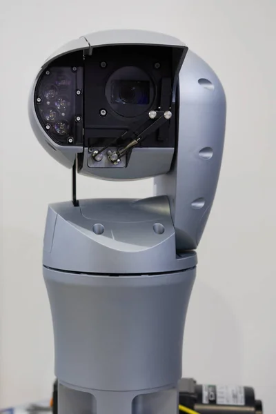 ロボット制御とビデオ監視カメラ — ストック写真