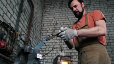 Çelik bıçak demirhane demirci yapar