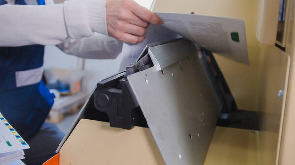 The print operator checks the quality of work