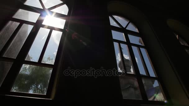 Sviyazhsk, Tartaristán, Rusia, 19 de julio de 2017, Vista desde la ventana del monasterio ortodoxo de San Juan Bautista — Vídeo de stock