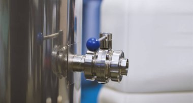 Mavi el tekerleğin enerji santrali ve petrokimya tesisi kapak