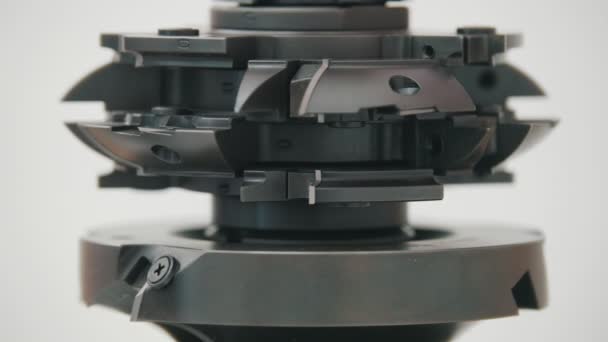 Gedraaide frezen cutter - industriële machine snijden metaal frezen — Stockvideo