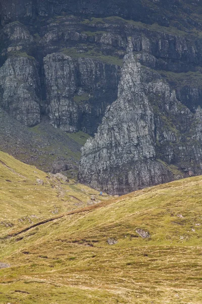Yaşlı adam Storr - Skye Adası, İskoçya kayalık tepede bir parçası — Stok fotoğraf