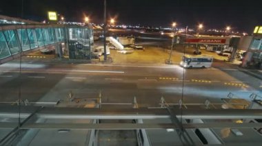 Istanbul, Türkiye 13 Ekim 2017: Istanbul Atatürk Havalimanı hızlandırılmış - uçak kalkışa hazırlanıyor