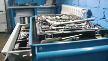 Tamir - araçlarından bir tornavida, anahtarı - Otomobil Araba Servisi