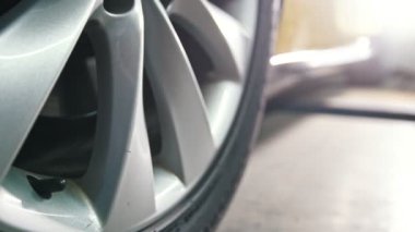 Lüks sarı spor araba garaj oto servis - tanılama ve onarma