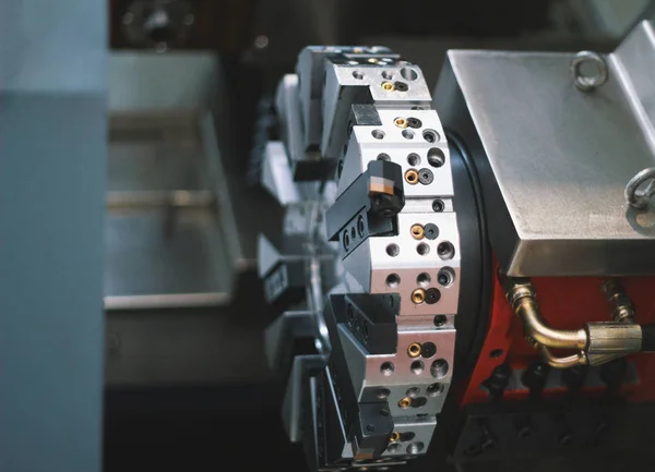 Obracany mechanizm maszyny tokarki - obróbka metalu pracy, industrialu — Zdjęcie stockowe