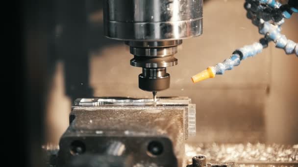 Tour coupe détail métallique, enlève les copeaux de pièces métalliques 