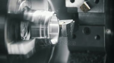 Üstünde belgili tanımlık makine Fabrikası'nda metal detay imalatı