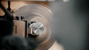 Torna metal parçalarından işleme sonra değiştirme