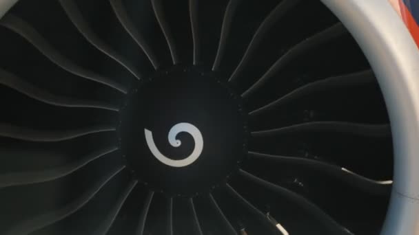 Jet engine rotor blades rotating - airplane in airplane — Stock Video