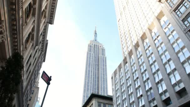 NEW YORK - MAY 6: POV driving though Manhattan, New York towards the Empire State Building, May 6, 2011, New York, NY. — Stock Video