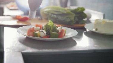 Şef salata plaka restoran olarak hizmet vermektedir