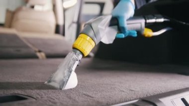 Atölye - araç gardırop elektrikli süpürge ile temizlik