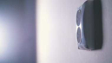 Mans el dediği gibi duvar fişi soketi