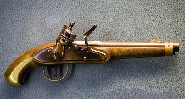 Pistola de pedernal militar rusa del siglo 19 - de cerca — Foto de Stock