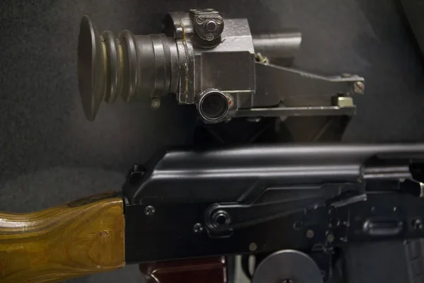 Радянські військові Автоматична гвинтівка з нічного бачення - російської зброї — стокове фото
