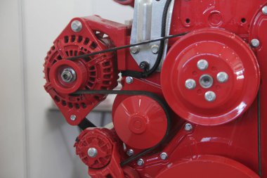 Üretimdeki modern motor mekanik sistem detayları