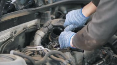 Makinist araba otomobil parçaları kurulması eldiven