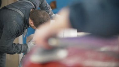 Otomobil servisi - el emeği - araba parlatır
