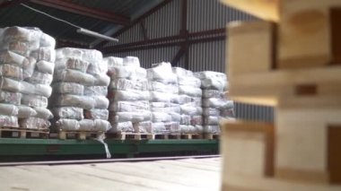 Farklı çanta ve kutular içinde gıda depo