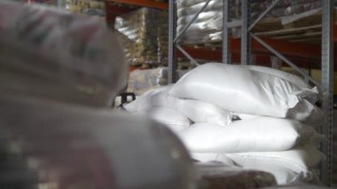 Endüstriyel depo - şeker büyük bir depolama içinde ham ürünler