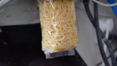 Gıda sanayi - plastik torbalarda makarna ambalaj