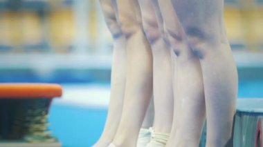 Kazan, Rusya - 19 Nisan 2018: Tüm Rus Jimnastik Şampiyonası-sporcu kadın katılımcıların stadyumda ayakta