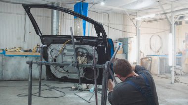 Araba Servisi - Suv için kapıyı tamir mekanik