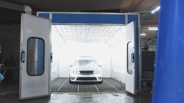 Araba başındaki kutusunda - profesyonel araç boyama