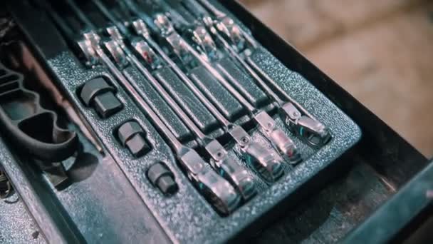 A set of wrenches in different sizes in the box case — Stock Video