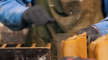 Beton endüstrisi - aksesuarlar için silikon şekilli çalışan adam
