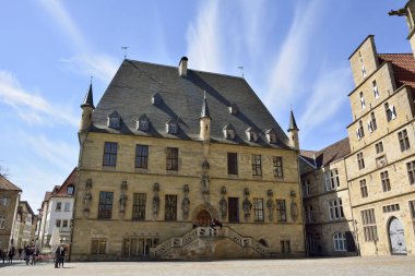 Osnabruck Markt meydanında bina Rathaus