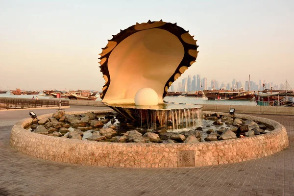 Gündoğumu Doha inci Anıtı — Stok fotoğraf