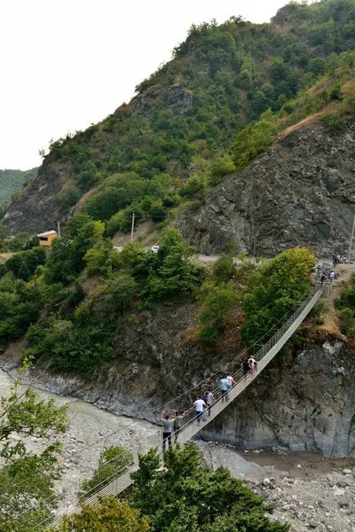 Puente colgante cerca de Lahic, Azerbaiyán — Foto de Stock