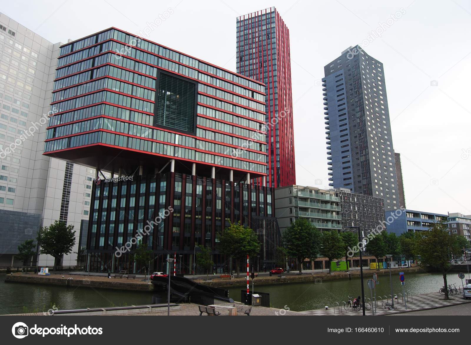 moderne architectuur in rotterdam - Redactionele stockfoto ...