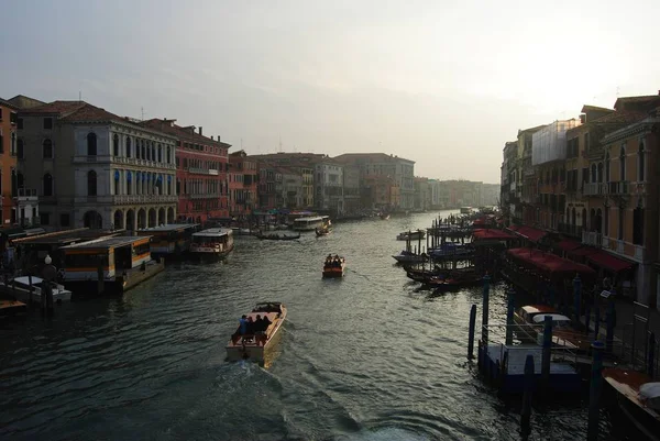 Gran Canal de Venecia al atardecer . — Foto de Stock