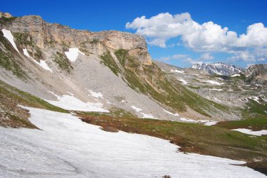 Hochtor dağın Avusturya Alpleri'nde 2504m.