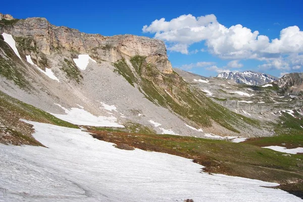 Hochtor dağın Avusturya Alpleri'nde 2504m.