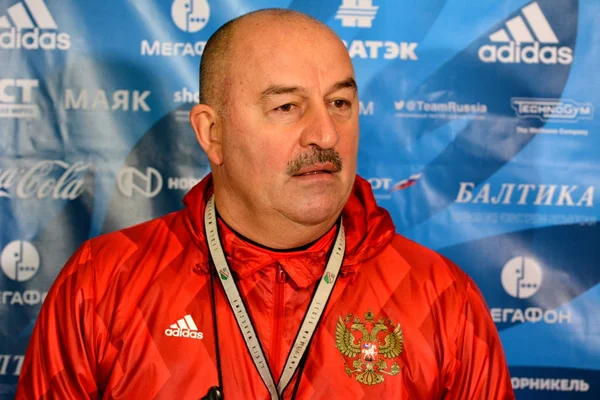 Міжнародна команда тренер Станіслав Cherchesov — стокове фото