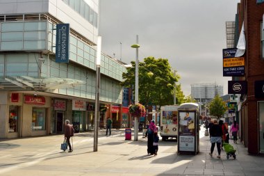 Slough, High Street View tarihi binalar, commerci