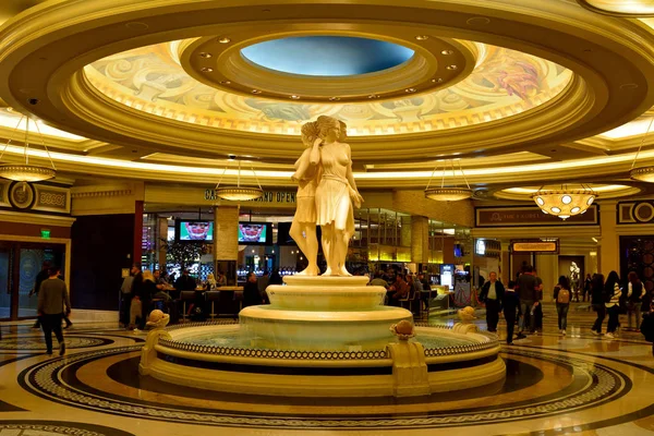 Lobby hotelu kasynie Caesars Palace w Las Vegas — Zdjęcie stockowe