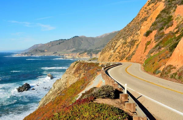 Otoyol 1 California Pasifik Sahili boyunca çalışan.