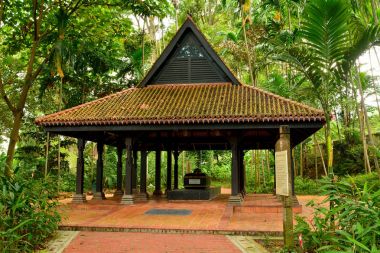 Fort Canning Singapur, Keramat Iskandar Şah Türbesi.