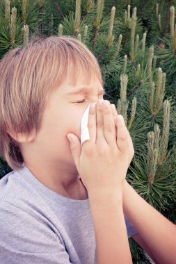 Çocuk Parkı kağıt mendil ile üfleme burun