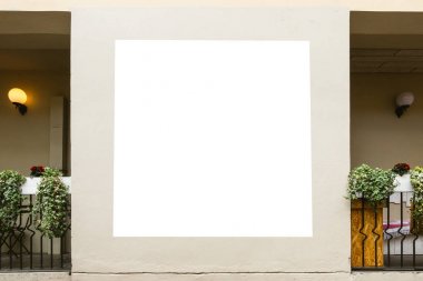 Kadar alay et. Boş billboard, afiş çerçeve, reklam üzerinde duvar.