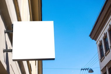 Kadar alay et. Mağaza veya restoran duvardaki boş tabela