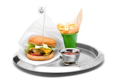 patates kızartması ve ketçap çizburger