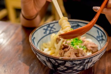 Kamatama sığır Udon