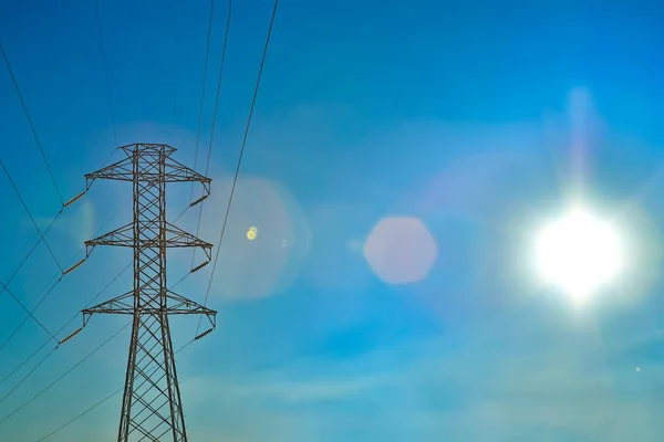 Eletrical nätverk pylon — Stockfoto